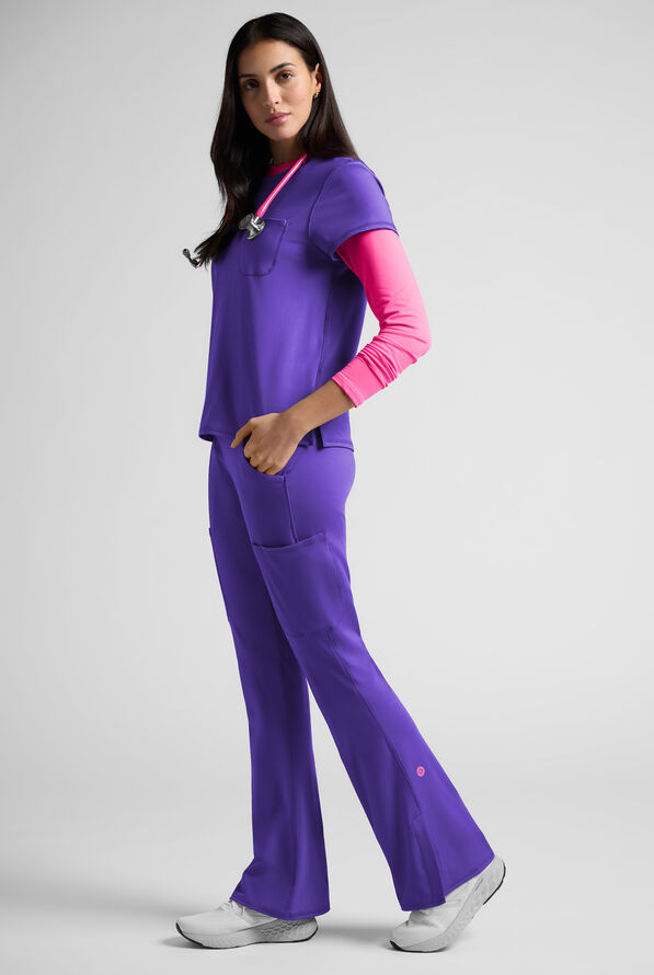 Pantal&oacute;n m&eacute;dico Med Couture Amp Knit STRETCH Petite estilo yoga con piernas acampanadas y 5 bolsillos para mujer - Galactic Purple - 2