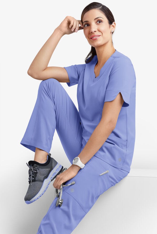 Blusa m&eacute;dica Easy STRETCH Aisha con escote coraz&oacute;n y 2 bolsillos para mujer - Ceil Blue - 6