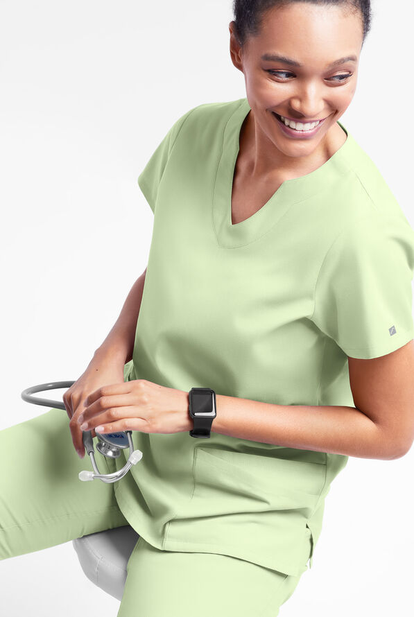 Butter-Soft Originals Women's 6-Pocket Scallop Neck Scrub Top - Spring Mint - 4