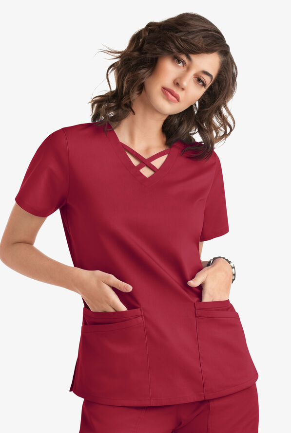 Blusa m&eacute;dica UA Butter-Soft STRETCH con lazos entrecruzados y 4 bolsillos para mujer - Ruby - 5