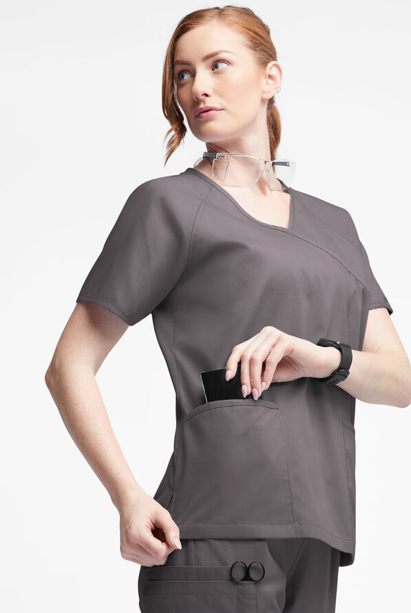 Blusa médica Butter-Soft Originals estilo cruzado con mangas raglán y 3 bolsillos para mujer - Grey Stone - 2