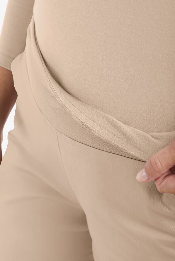 Pantal&oacute;n m&eacute;dico UA Butter-Soft STRETCH estilo yoga con cintura de punto tejido y 4 bolsillos para mujer - Iced Latte - 2