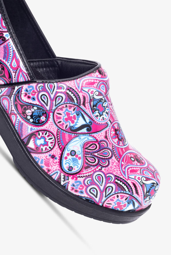 savvy nursing clogs
