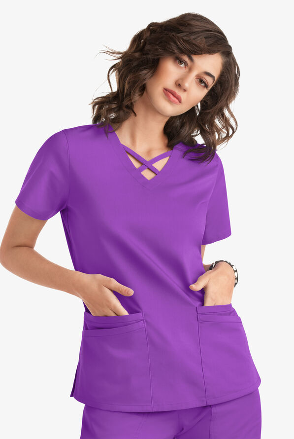 Blusa m&eacute;dica UA Butter-Soft STRETCH con lazos entrecruzados y 4 bolsillos para mujer - Wild Plum - 5