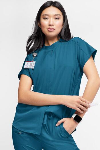 WhisperLite Women’s Aerin 3-Pocket Oversized Dolman Sleeve Scrub Top