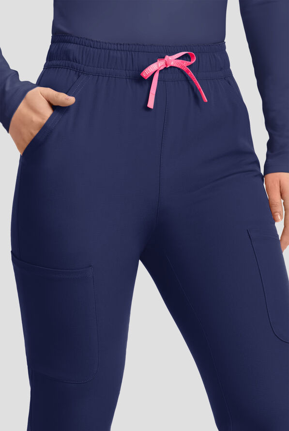 Pantalón médico Med Couture Amp STRETCH de tiro alto estilo cargo con piernas acampanadas y 4 bolsillos para mujer - Navy - 2