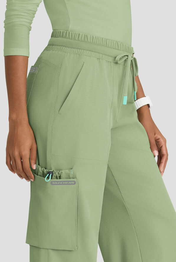 Pantalón médico Skechers by Barco MotionTech Scout STRETCH estilo cargo con piernas anchas y 5 bolsillos para mujer - Field Green - 2
