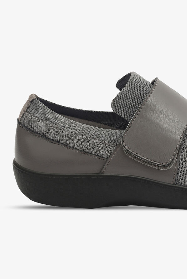 TRAQ by Alegria Women's Qwik Smokey Waves Slip On Nursing Shoes - null - 4