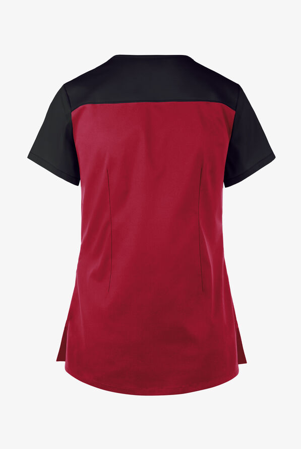 Blusa m&eacute;dica UA Butter-Soft STRETCH asim&eacute;trica con 5 bolsillos para mujer - Ruby/Black - 3