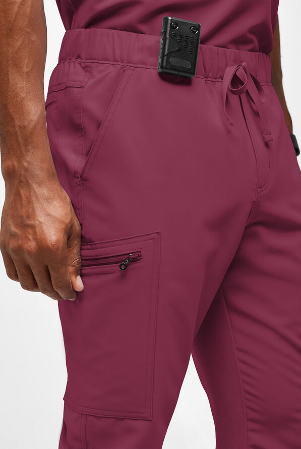 Pantal&oacute;n m&eacute;dico Movement by Butter-Soft STRETCH estilo cargo con 8 bolsillos para hombre - Wine - 3
