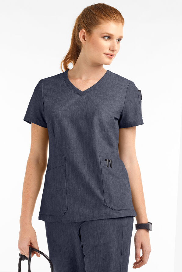 Blusa médica MOVEMENT by Butter-Soft Antares STRETCH con cuello en V y 6 bolsillos para mujer - Indigo Heather - 2