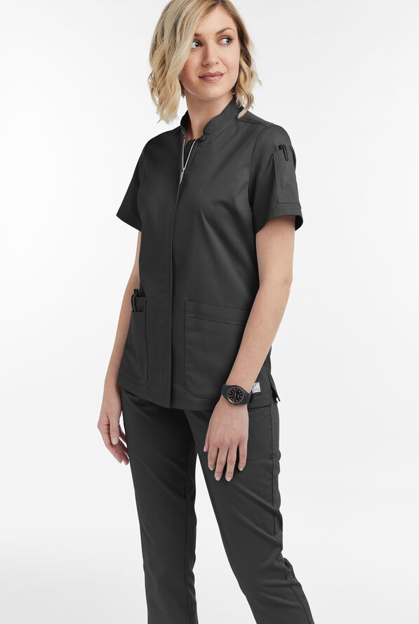 Blusa médica UA Butter-Soft STRETCH con cremallera y 6 bolsillos para mujer - Black - 2