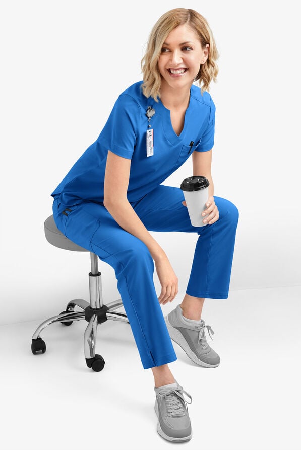 Blusa m&eacute;dica Easy STRETCH Nikki con cuello festoneado y 1 bolsillo para mujer - Cerulean - 8