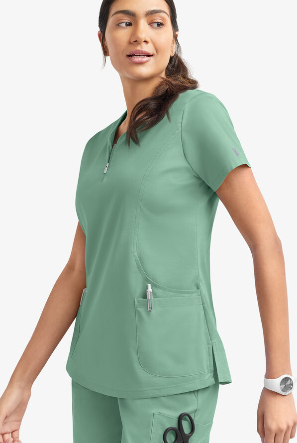Blusa m&eacute;dica UA Butter-Soft STRETCH con cremallera en el cuello curvo y 4 bolsillos para mujer - Water Mint - 3