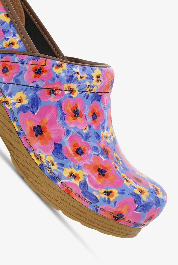 dansko pixie nursing clogs