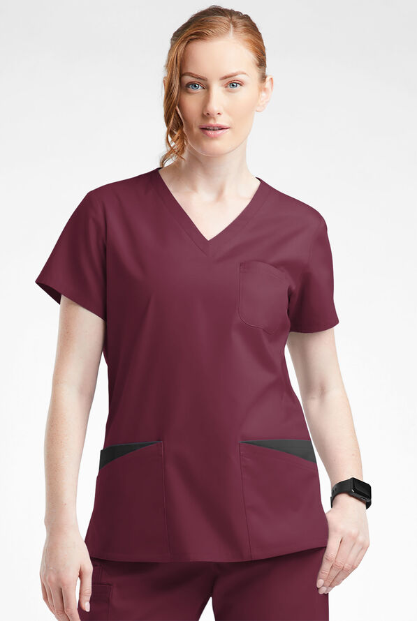 Blusa médica Butter-Soft Originals con cuello en V redondeado y 7 bolsillos para mujer - Wine/Black - 2
