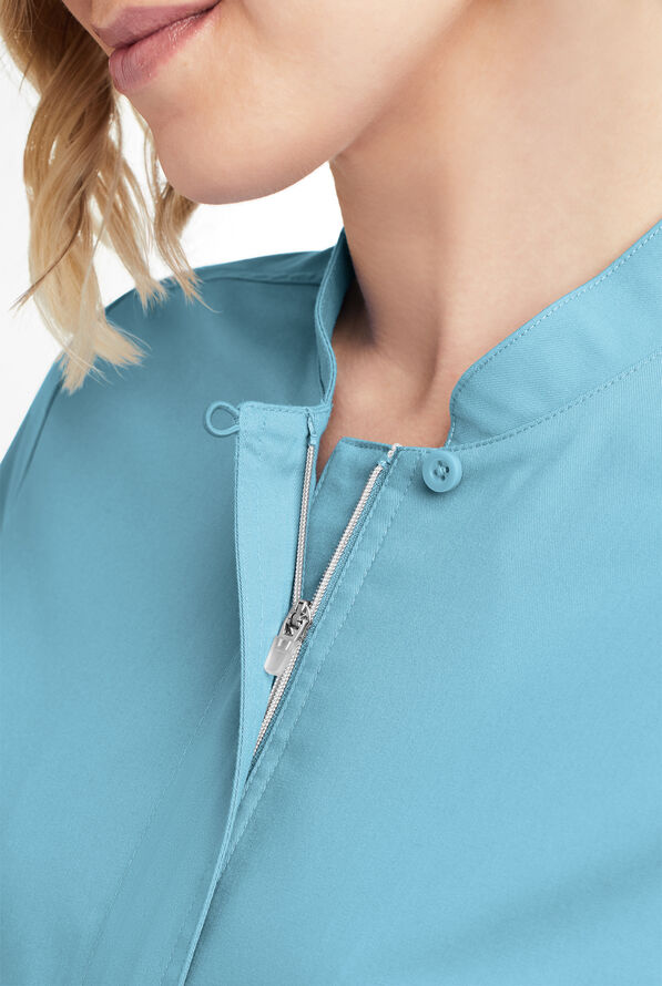 Blusa m&eacute;dica UA Butter-Soft STRETCH con cremallera y 6 bolsillos para mujer - Poolside View - 3