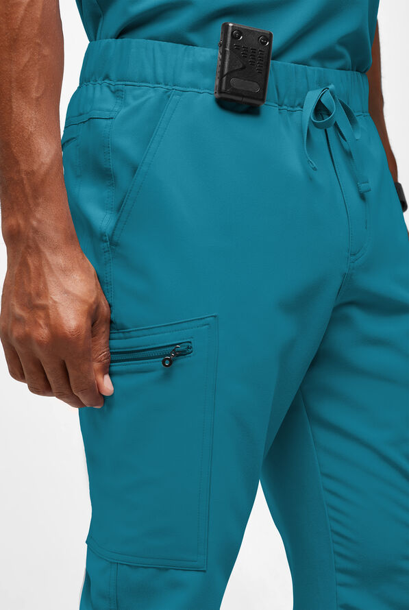 Pantal&oacute;n m&eacute;dico Movement by Butter-Soft STRETCH estilo cargo con 8 bolsillos para hombre - Caribbean Blue - 3