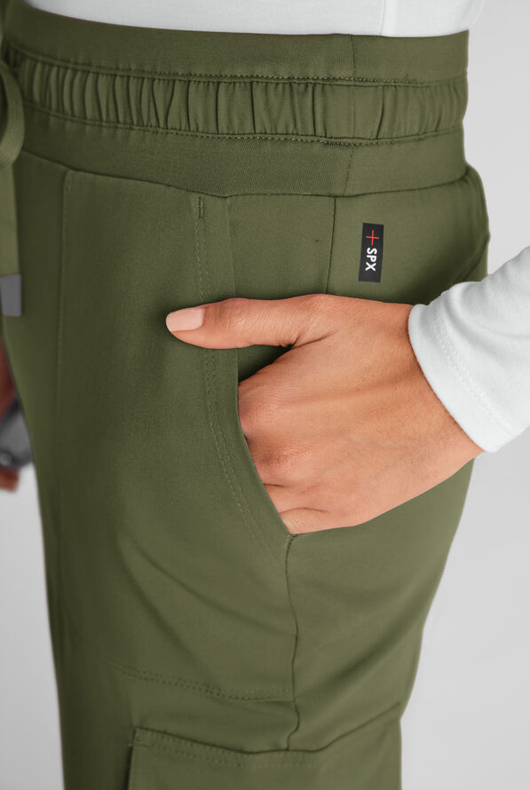 Pantalón médico Grey's Anatomy by Barco Emerge Parker STRETCH con piernas anchas estilizadas y 4 bolsillos para mujer - Olive - 6