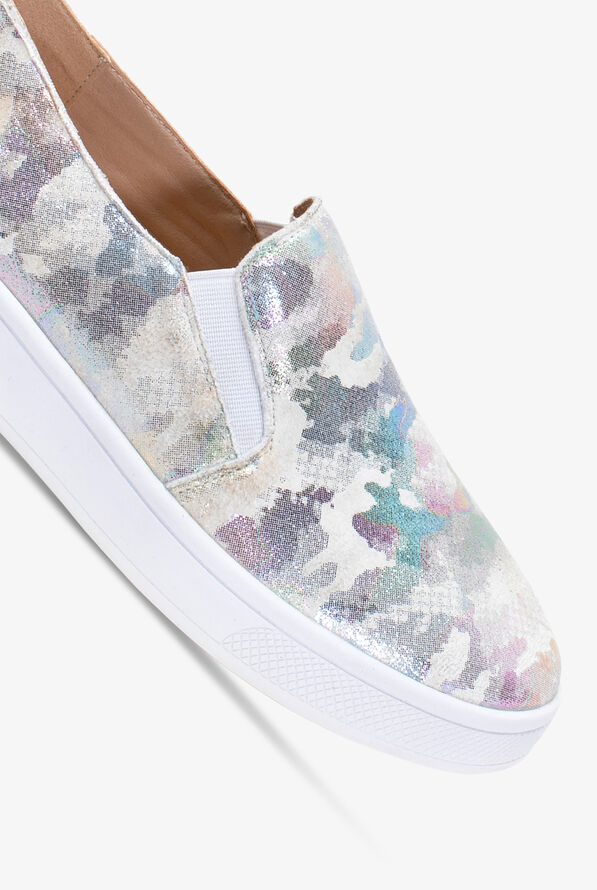 Savvy Women's Vanna White Camo Slip Resistant Slip-on Shoe - null - 3