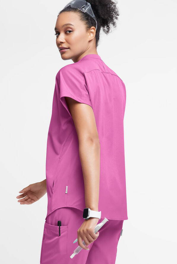 Blusa médica WhisperLite Aerin con mangas dolmán y 3 bolsillos para mujer - Magnesium Pink - 5