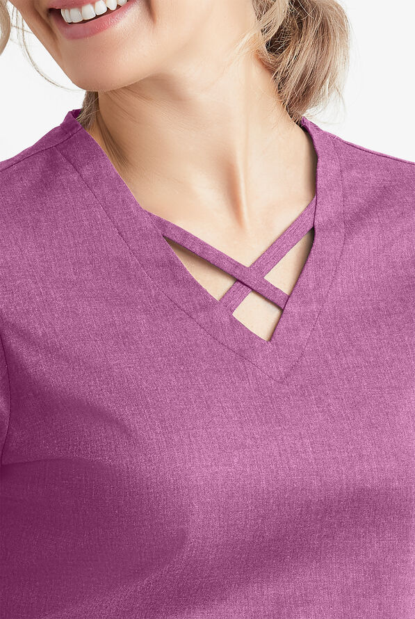 Blusa m&eacute;dica UA Butter-Soft STRETCH con lazos entrecruzados y 4 bolsillos para mujer - Berry Wine Heather - 3