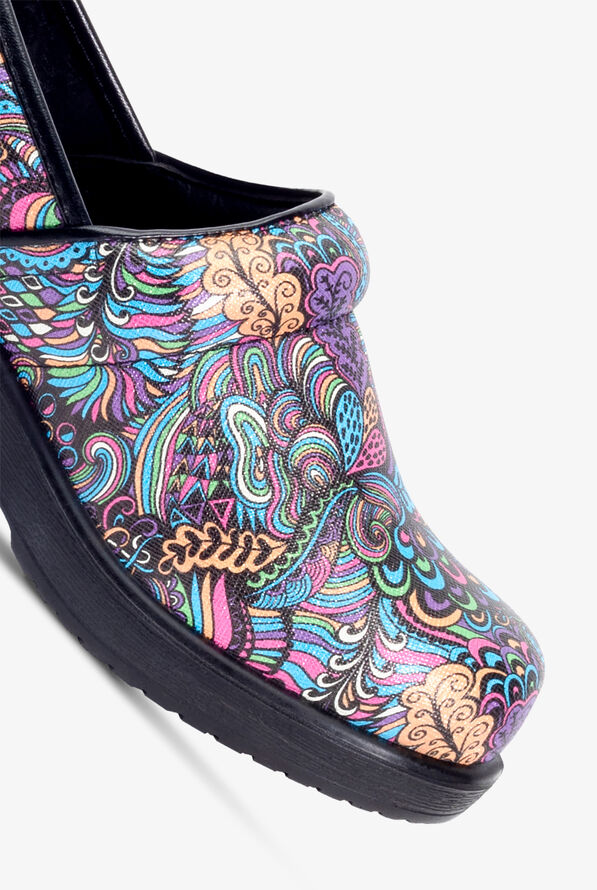 savvy nursing clogs