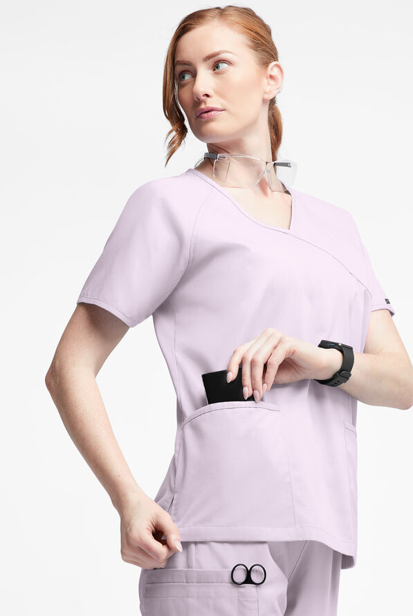 Blusa médica Butter-Soft Originals estilo cruzado con mangas raglán y 3 bolsillos para mujer - Orchid Petal - 2