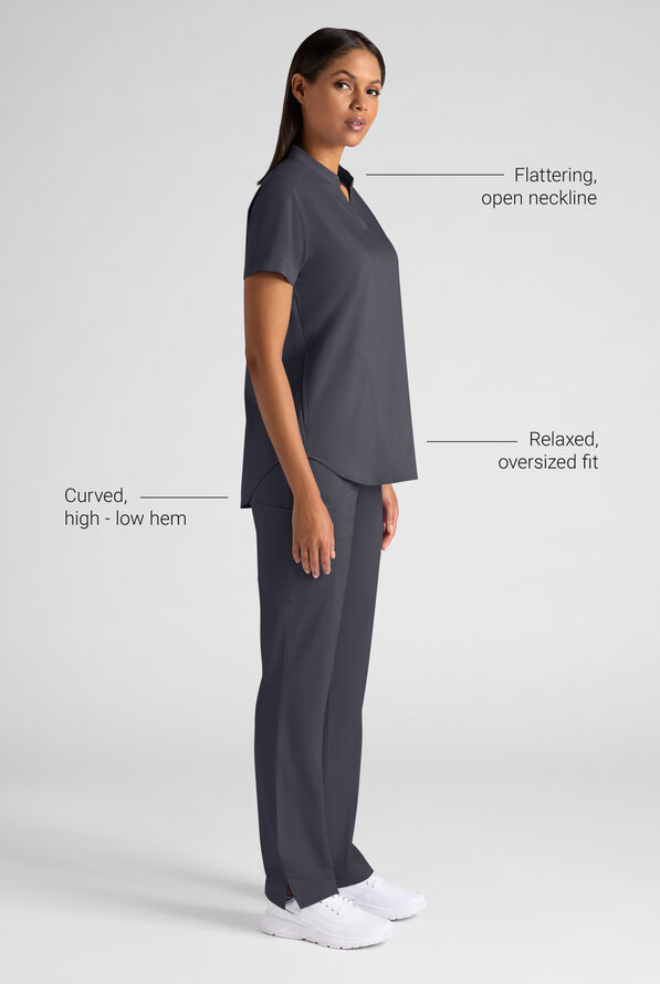 Blusa m&eacute;dica holgada Butter-Soft STRETCH FLXTEK estilo Henley con 2 bolsillos para mujer - Pewter - 3