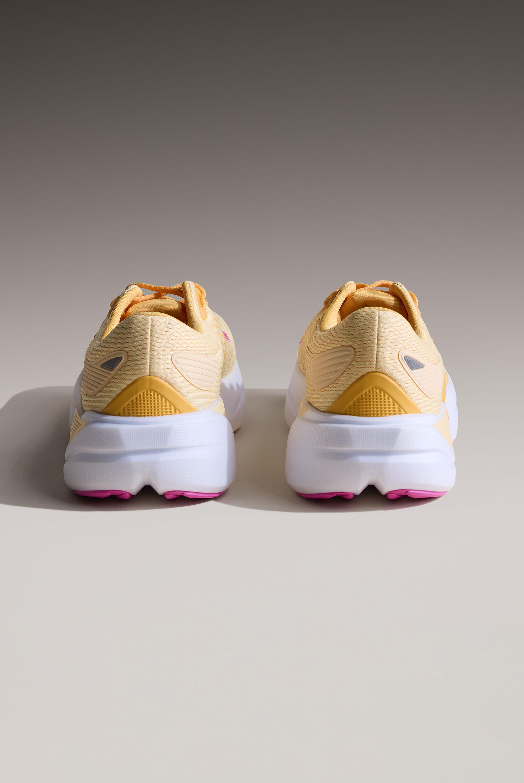 Brooks Women's Ghost Max 3 Apricot/Apricot/Super Pink Athletic