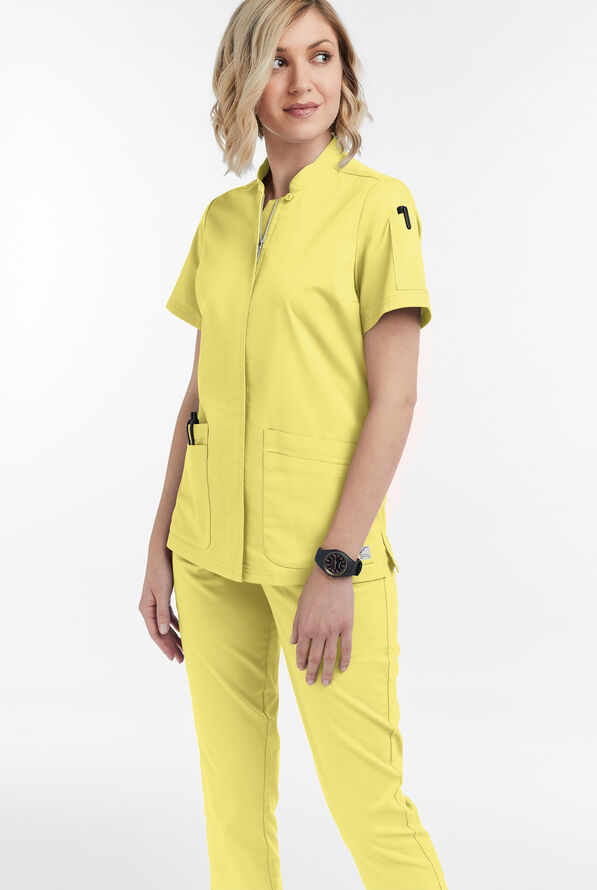 Blusa médica UA Butter-Soft STRETCH con cremallera y 6 bolsillos para mujer - Lemon Sherbet - 2