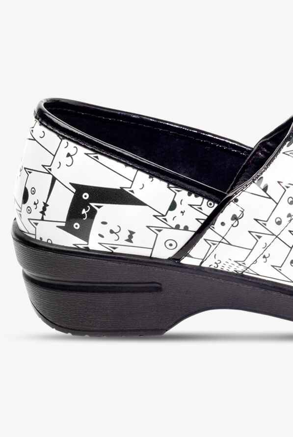 Savvy Brandy Exclusive Kitty Cats Nursing Shoes, Nursing Shoes