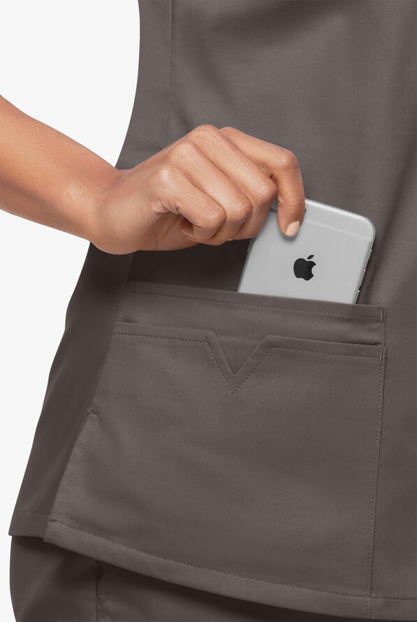 Blusa m&eacute;dica UA Butter-Soft STRETCH con ojales y 4 bolsillos para mujer - Cool Grey - 6