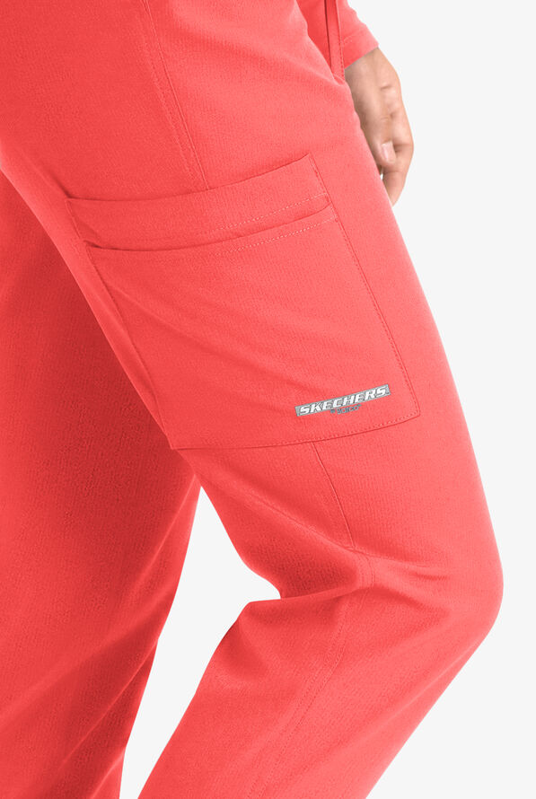 Pantal&oacute;n m&eacute;dico Skechers by Barco STRETCH estilo cargo jogger con 4 bolsillos para mujer - Coral Fizz - 2