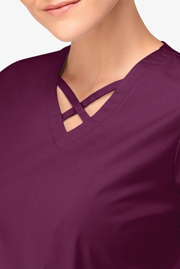 Blusa m&eacute;dica UA Butter-Soft STRETCH con lazos entrecruzados y 4 bolsillos para mujer - Wine - 3