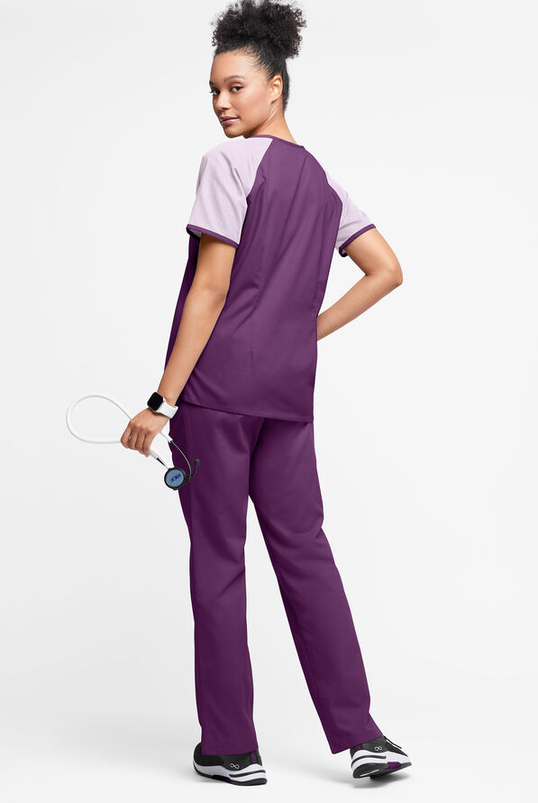 Blusa m&eacute;dica Butter-Soft Originals Tri-Colorblock con cuello ojo de cerradura y 3 bolsillos para mujer - Eggplant/Orchid Petal/Greystone - 4