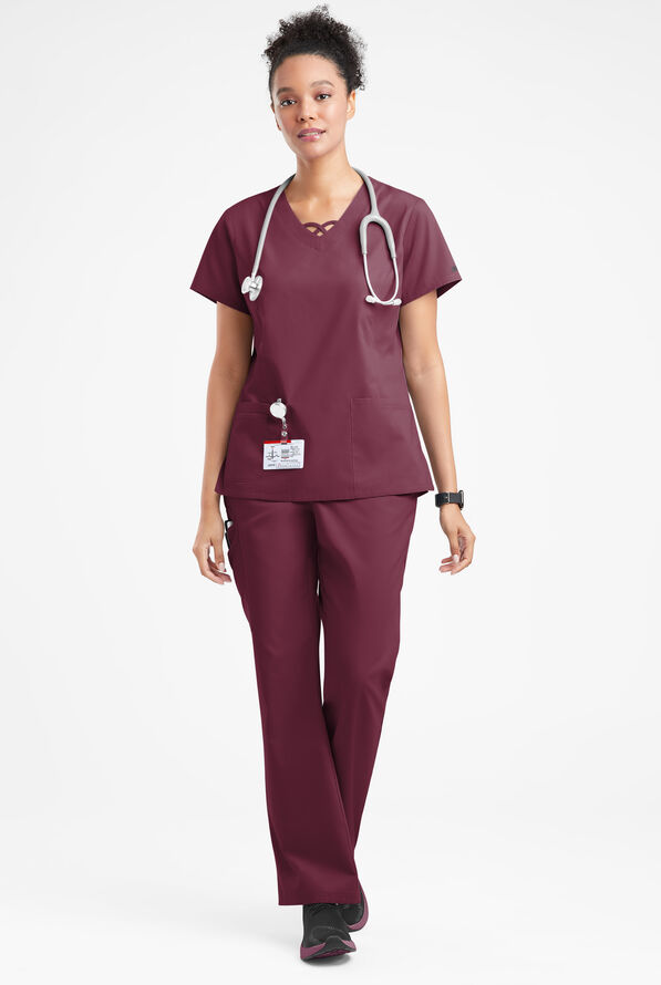 Blusa médica Butter-Soft Originals con cuello entrecruzado y 3 bolsillos para mujer - Wine - 4