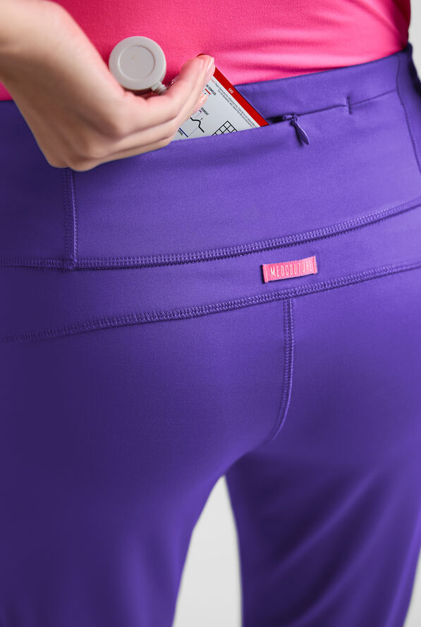 Pantal&oacute;n m&eacute;dico Med Couture Amp Knit STRETCH Petite estilo yoga con piernas acampanadas y 5 bolsillos para mujer - Galactic Purple - 5