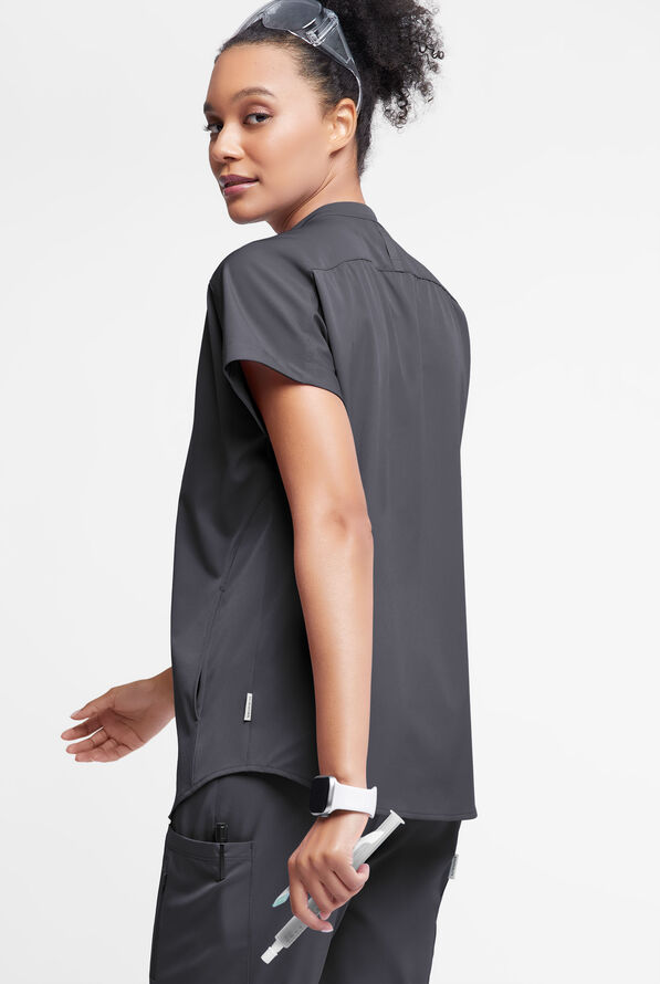 Blusa médica WhisperLite Aerin con mangas dolmán y 3 bolsillos para mujer - Pewter - 5