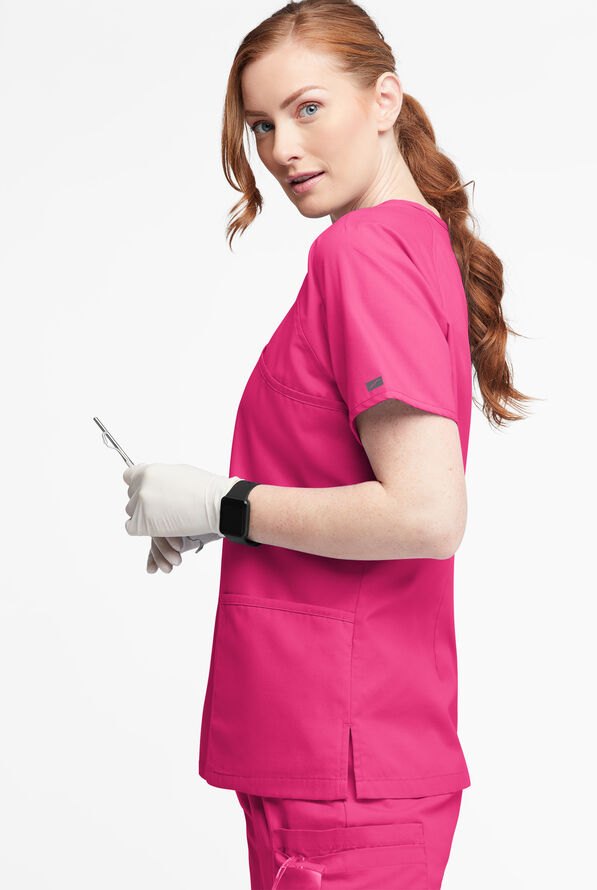 Blusa médica Butter-Soft Originals estilo cruzado con mangas raglán y 3 bolsillos para mujer - Fuchsia - 3