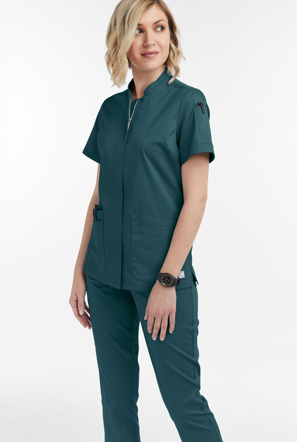 Blusa m&eacute;dica UA Butter-Soft STRETCH con cremallera y 6 bolsillos para mujer - Caribbean Blue - 2