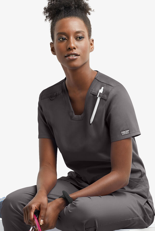 UA Exclusive Cherokee Workwear Professionals Active Women's 4-Pocket STRETCH V-Neck Scrub Top - Pewter - 4