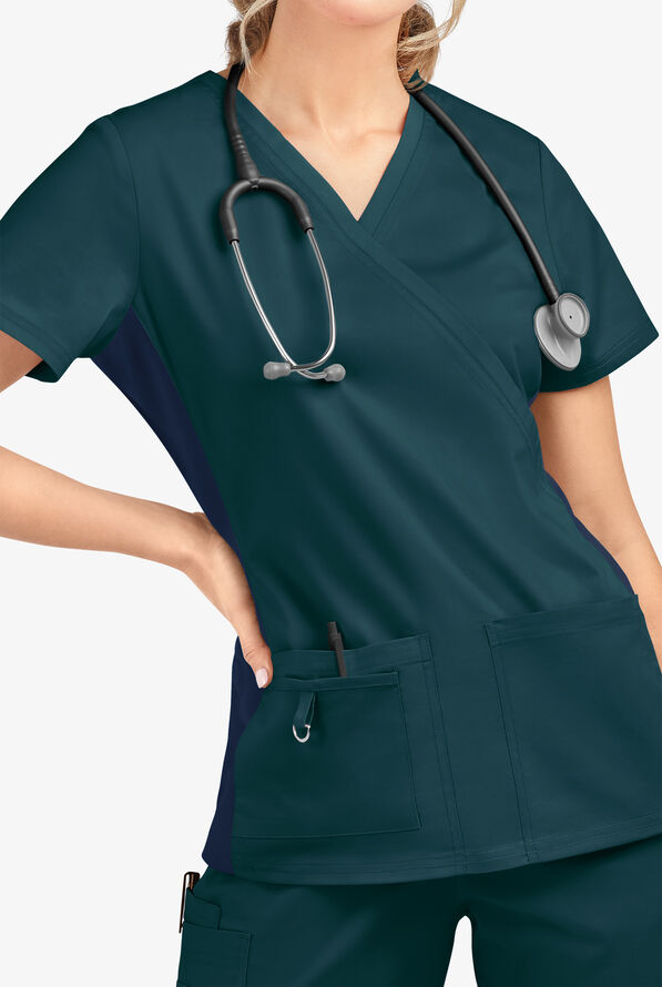 Blusa m&eacute;dica Butter-Soft STRETCH con paneles laterales de punto tejido y 3 bolsillos para mujer - Caribbean Blue/Navy - 4