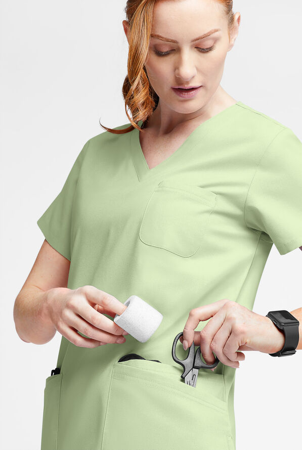 Butter-Soft Originals Women's 7-Pocket Curved V-Neck Scrub Top - Spring Mint - 4