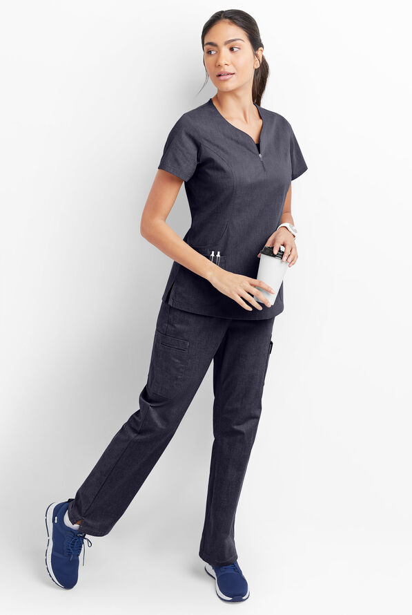Blusa m&eacute;dica UA Butter-Soft STRETCH con cremallera en el cuello curvo y 4 bolsillos para mujer - Indigo Denim - 4