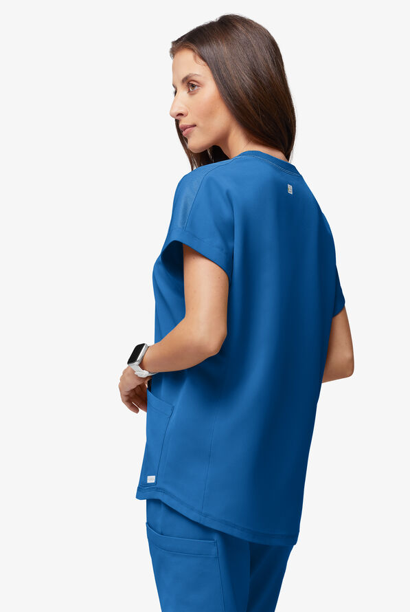 Blusa médica ReSurge con cuello redondeado y mangas dolmán para mujer - Royal - 3