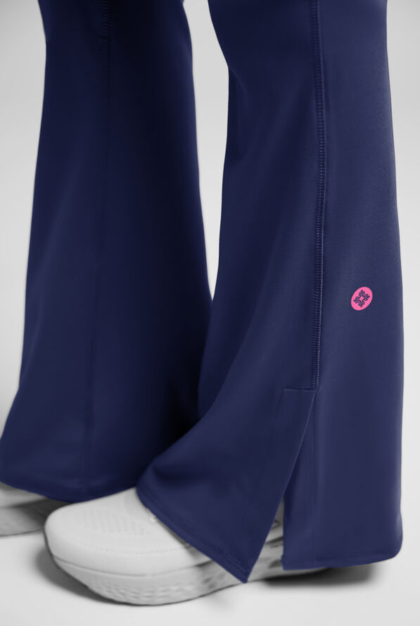 Pantal&oacute;n m&eacute;dico Med Couture Amp Knit STRETCH Petite estilo yoga con piernas acampanadas y 5 bolsillos para mujer - Navy - 9
