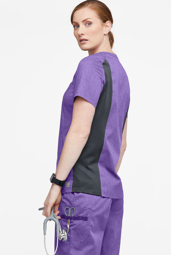 Blusa m&eacute;dica UA Butter-Soft STRETCH con detalle tejido y 3 bolsillos para mujer - Sparkling Grape Heather/Pewter - 4