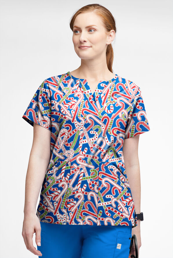 Blusa médica estampada Butter-Soft Noel Candy Canes Royal con muesca en el cuello en V y 4 bolsillos para mujer - null - 2