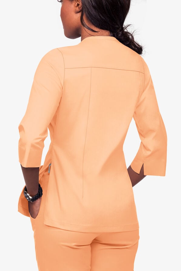 Blusa m&eacute;dica UA Butter-Soft STRETCH con mangas 3/4 y 3 bolsillos para mujer - Apricot Sorbet - 4